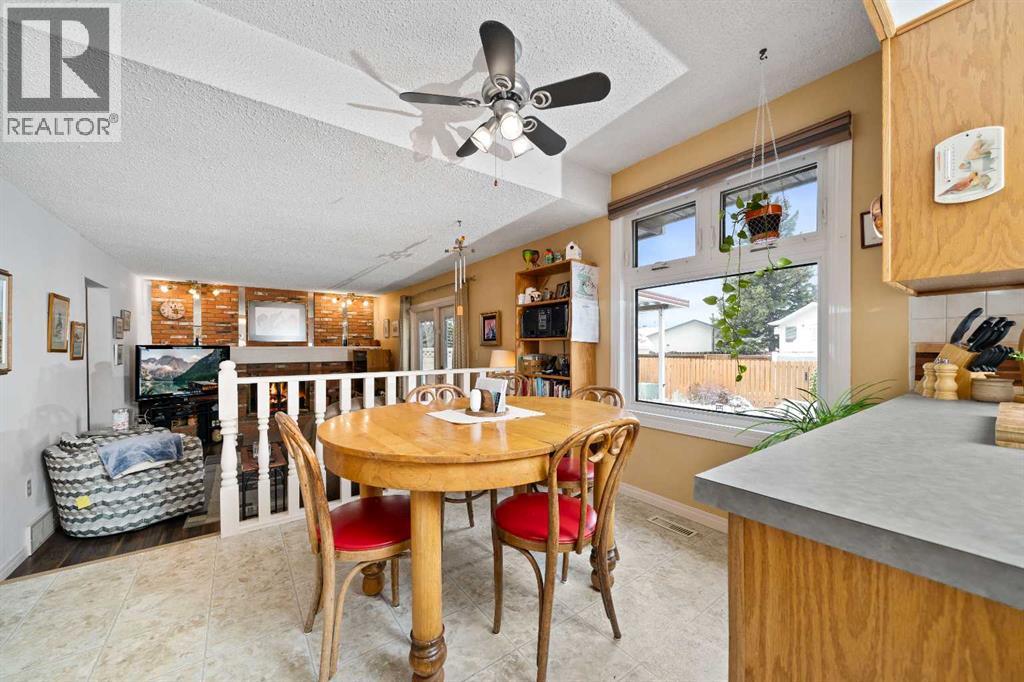 14 Rossmere Crescent, Medicine Hat, Alberta  T1B 2H4 - Photo 11 - A2302164