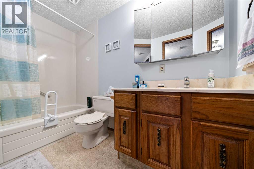 14 Rossmere Crescent, Medicine Hat, Alberta  T1B 2H4 - Photo 22 - A2302164