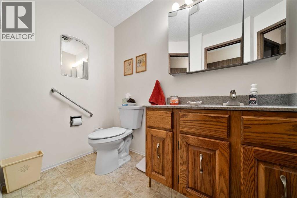 14 Rossmere Crescent, Medicine Hat, Alberta  T1B 2H4 - Photo 15 - A2302164