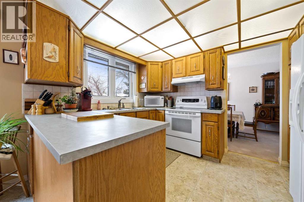 14 Rossmere Crescent, Medicine Hat, Alberta  T1B 2H4 - Photo 9 - A2302164