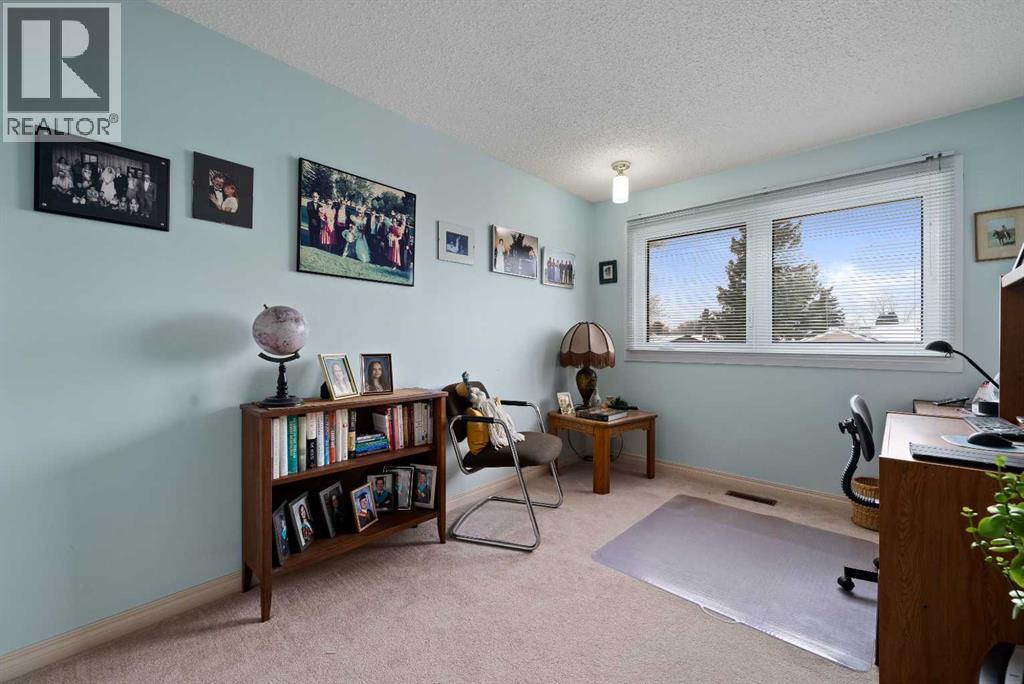 14 Rossmere Crescent, Medicine Hat, Alberta  T1B 2H4 - Photo 21 - A2302164