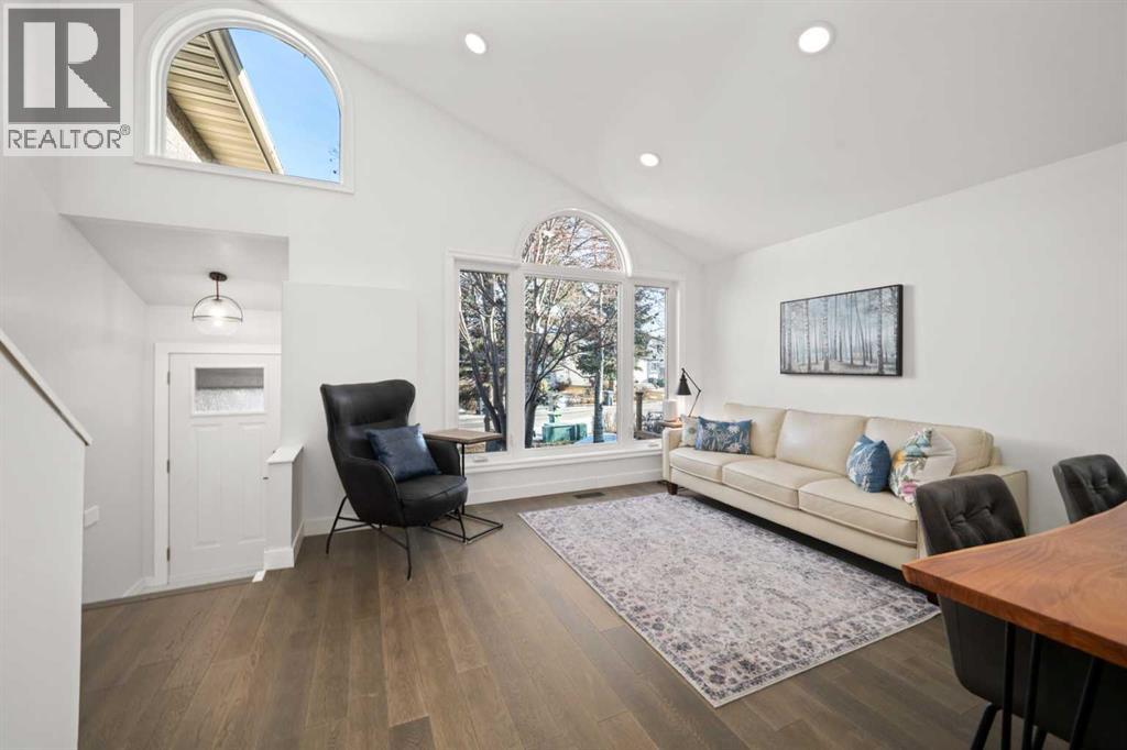 51 Hunters Crescent, Okotoks, Alberta  T1S 1M2 - Photo 4 - A2282300