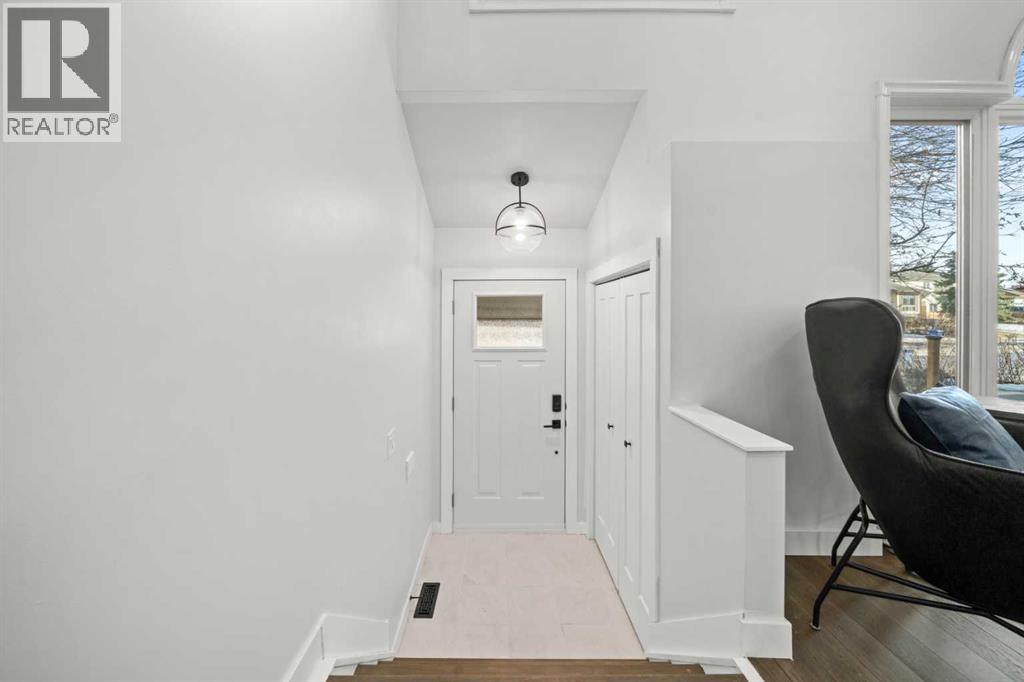 51 Hunters Crescent, Okotoks, Alberta  T1S 1M2 - Photo 3 - A2282300