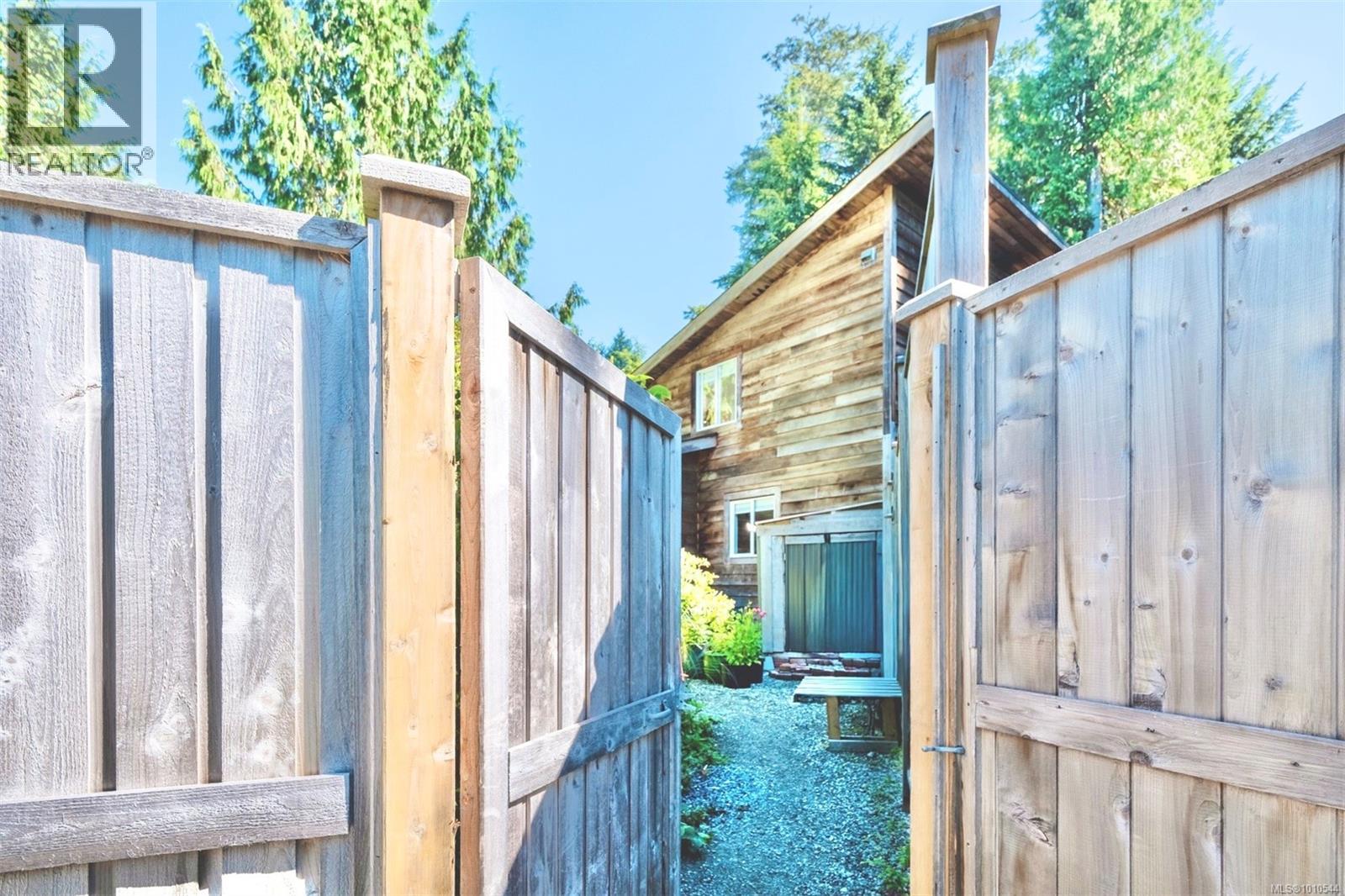 1316 Lynn Rd, Tofino, British Columbia  V0R 2Z0 - Photo 27 - 1010544