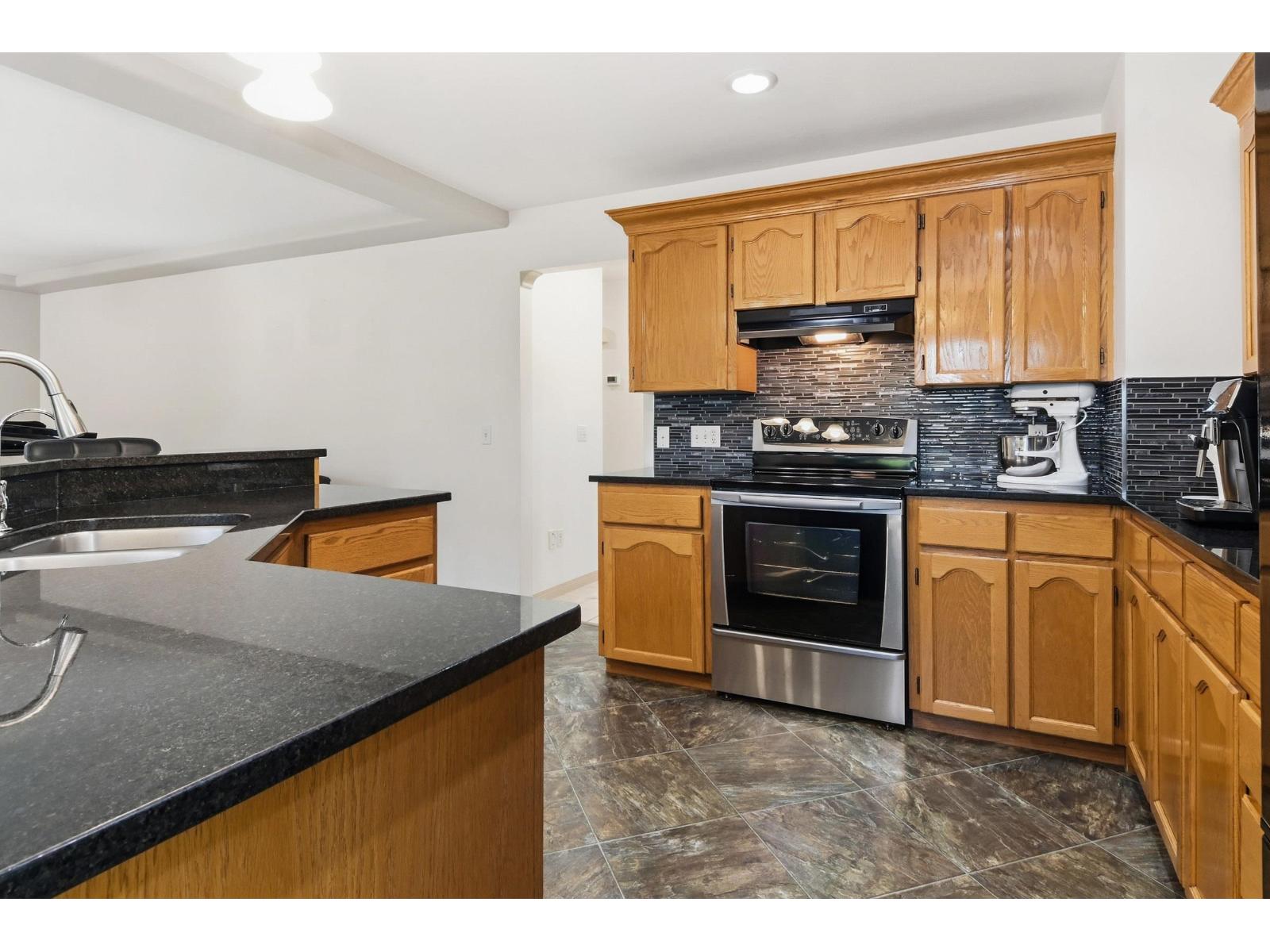 6022 187 Street, Surrey, British Columbia  V3S 7P3 - Photo 14 - R3114205