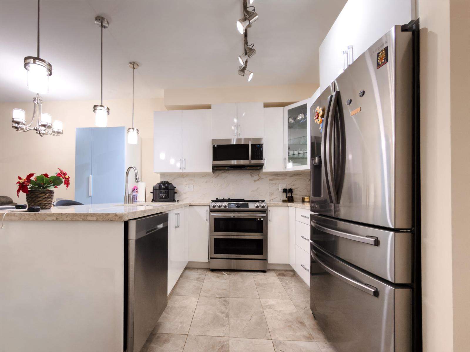 210 20376 86 Avenue, Langley, British Columbia  V2Y 3P8 - Photo 3 - R3113157