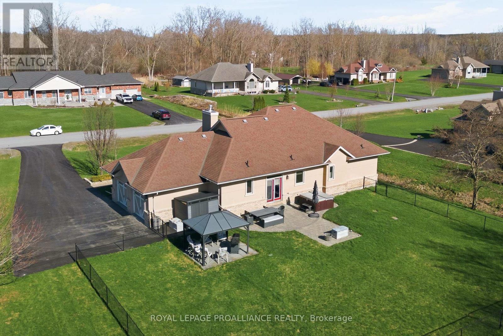 4 Bayswater Road, Quinte West, Ontario  K8V 5P5 - Photo 4 - X13031480