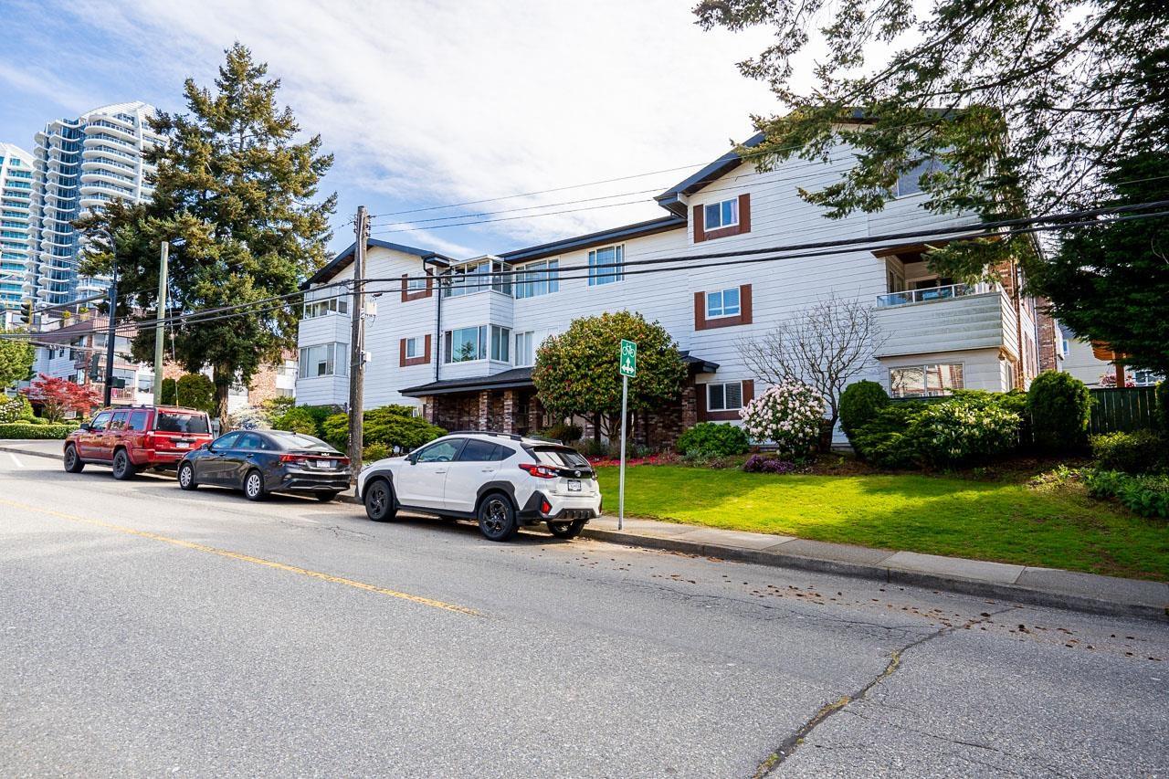 204 1390 Martin Street, White Rock, British Columbia  V4B 3W5 - Photo 2 - R3112934