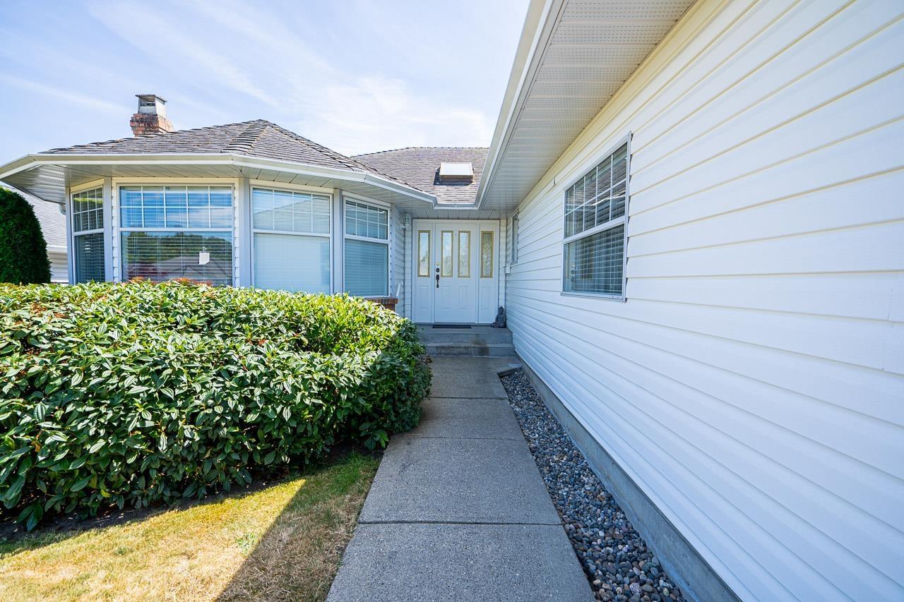 16158 16a Avenue, Surrey, British Columbia  V4A 9J9 - Photo 2 - R3114085