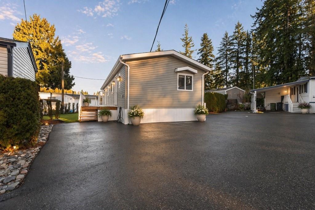 19 24330 Fraser Highway, Langley, British Columbia  V2Z 1N2 - Photo 1 - R3113141