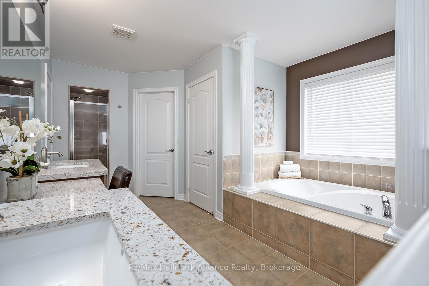 2489 Whistling Springs Crescent, Oakville, Ontario  L6M 5G3 - Photo 25 - W13027022