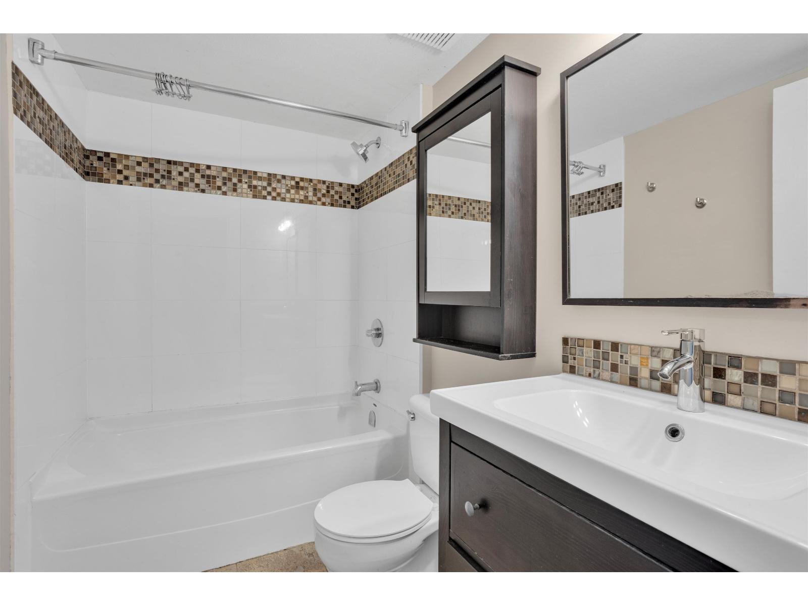 12015 100a Avenue, Surrey, British Columbia  V3V 2Y4 - Photo 26 - R3113891