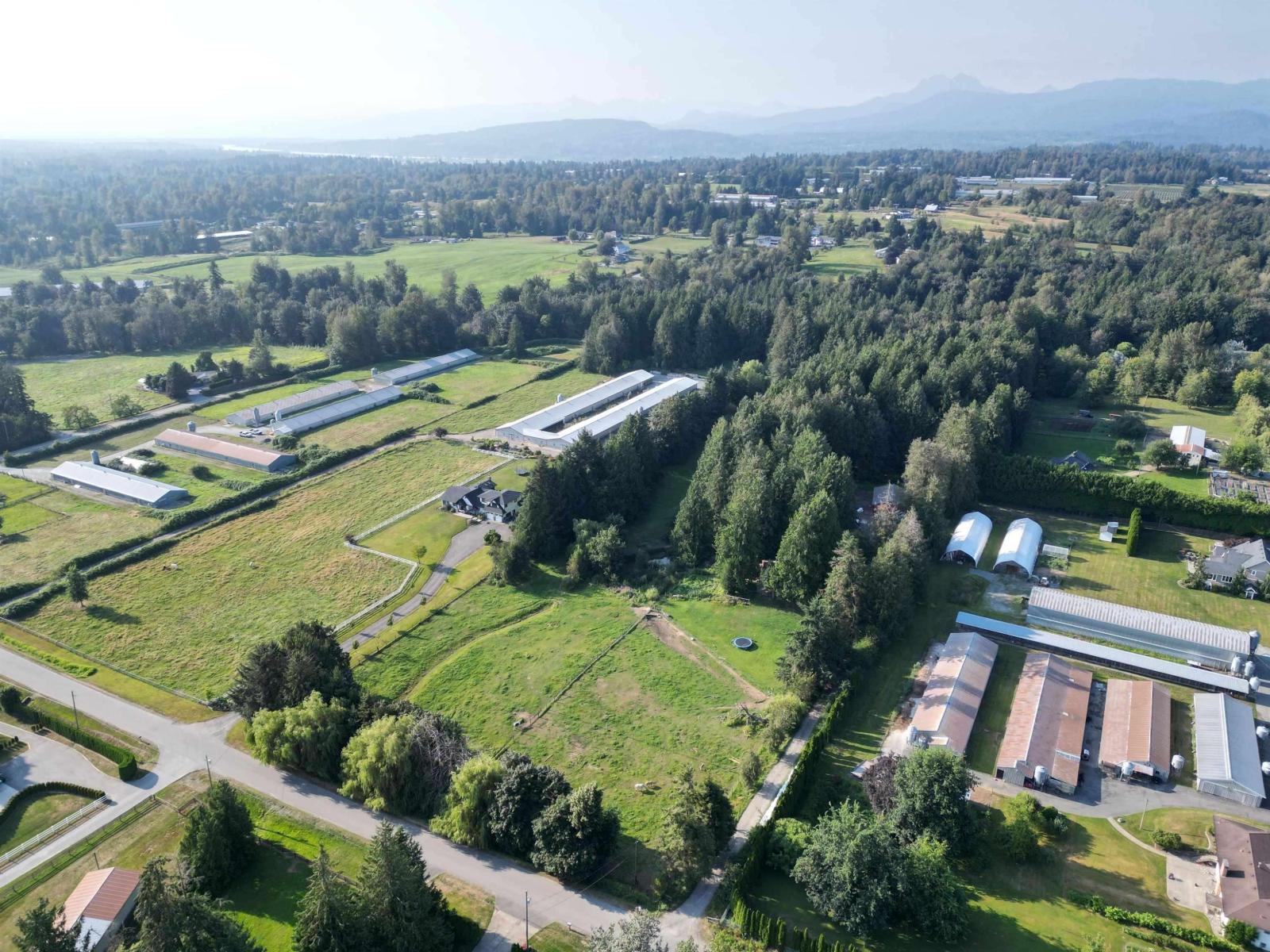 28927 Buchanan Avenue, Abbotsford, British Columbia  V4X 2C8 - Photo 2 - R3114021