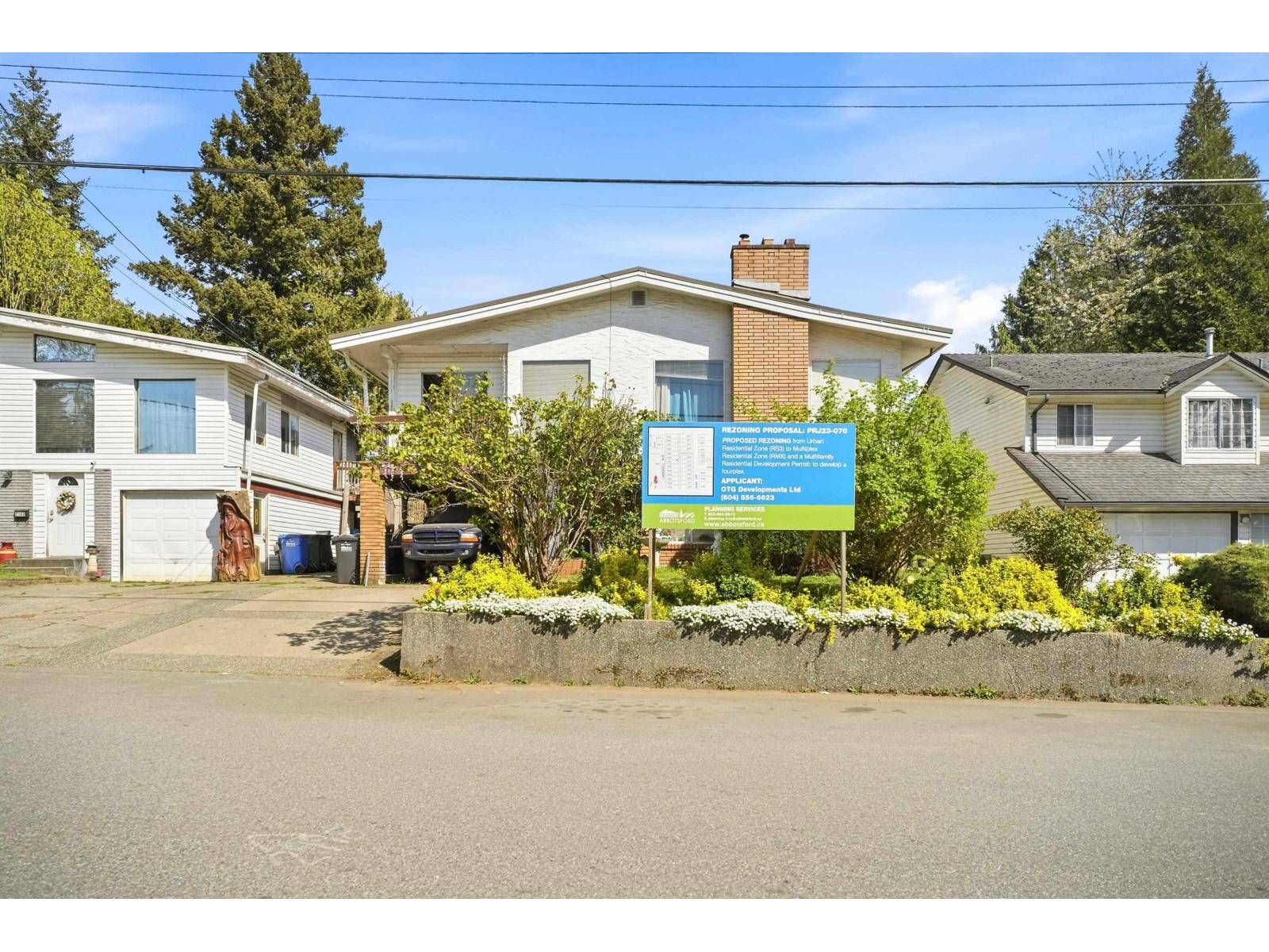 2574 Campbell Avenue, Abbotsford, British Columbia  V2S 4A4 - Photo 1 - R3114032