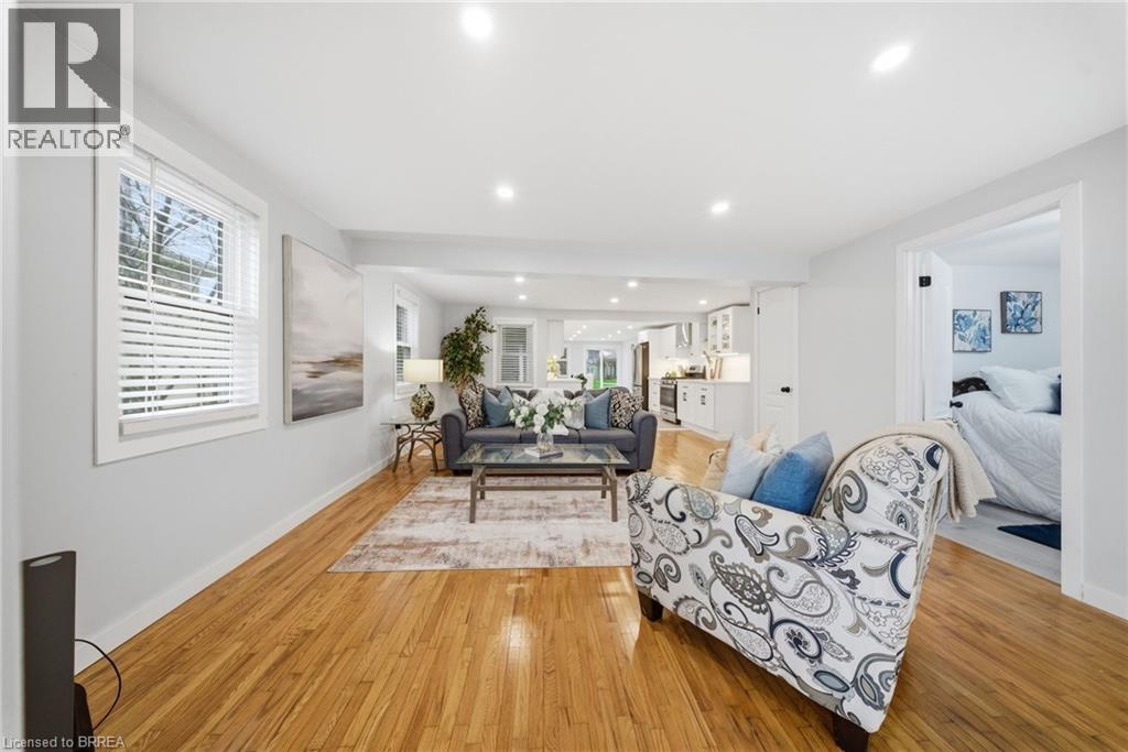 71 Fourth Avenue, Brantford, Ontario  N3S 6P6 - Photo 3 - 40819365