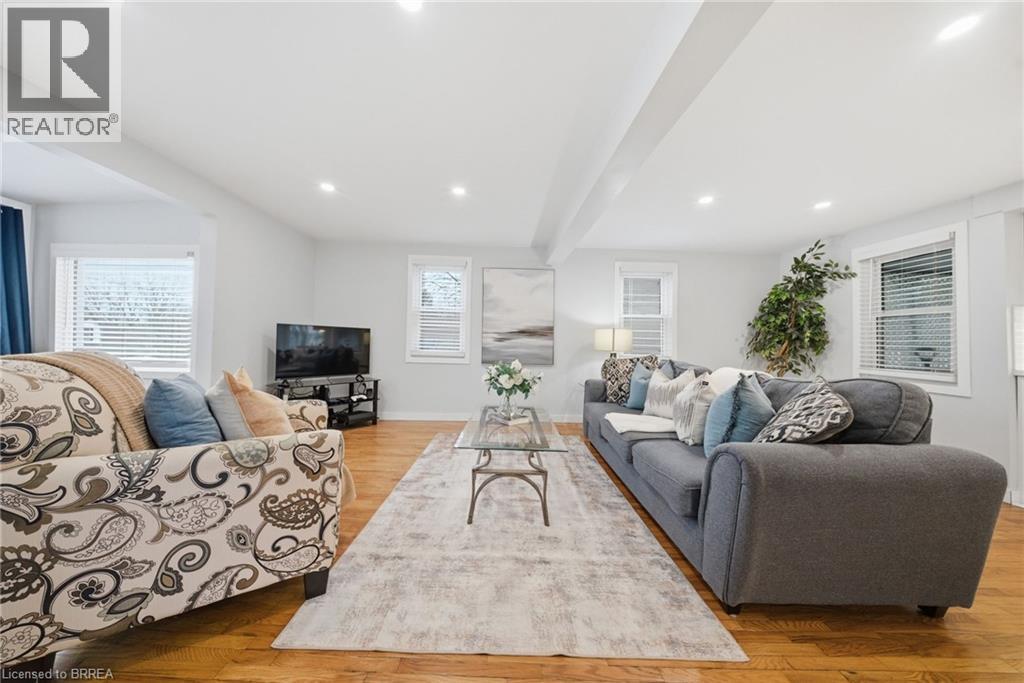 71 Fourth Avenue, Brantford, Ontario  N3S 6P6 - Photo 4 - 40819365