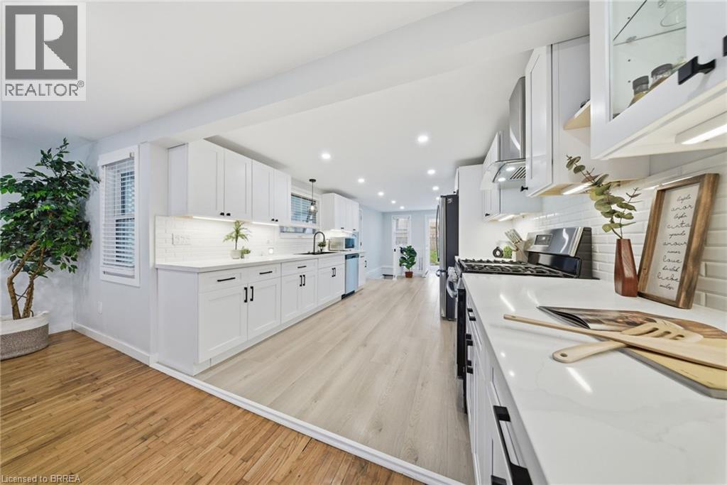 71 Fourth Avenue, Brantford, Ontario  N3S 6P6 - Photo 7 - 40819365