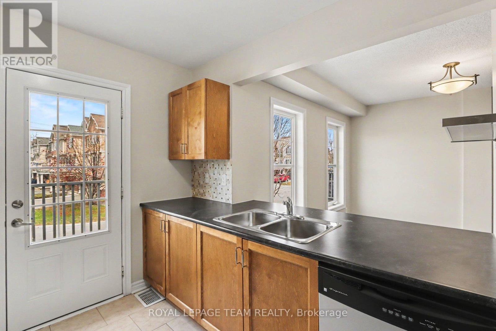 2100 Madrid Avenue, Ottawa, Ontario  K2J 0K4 - Photo 17 - X13031282