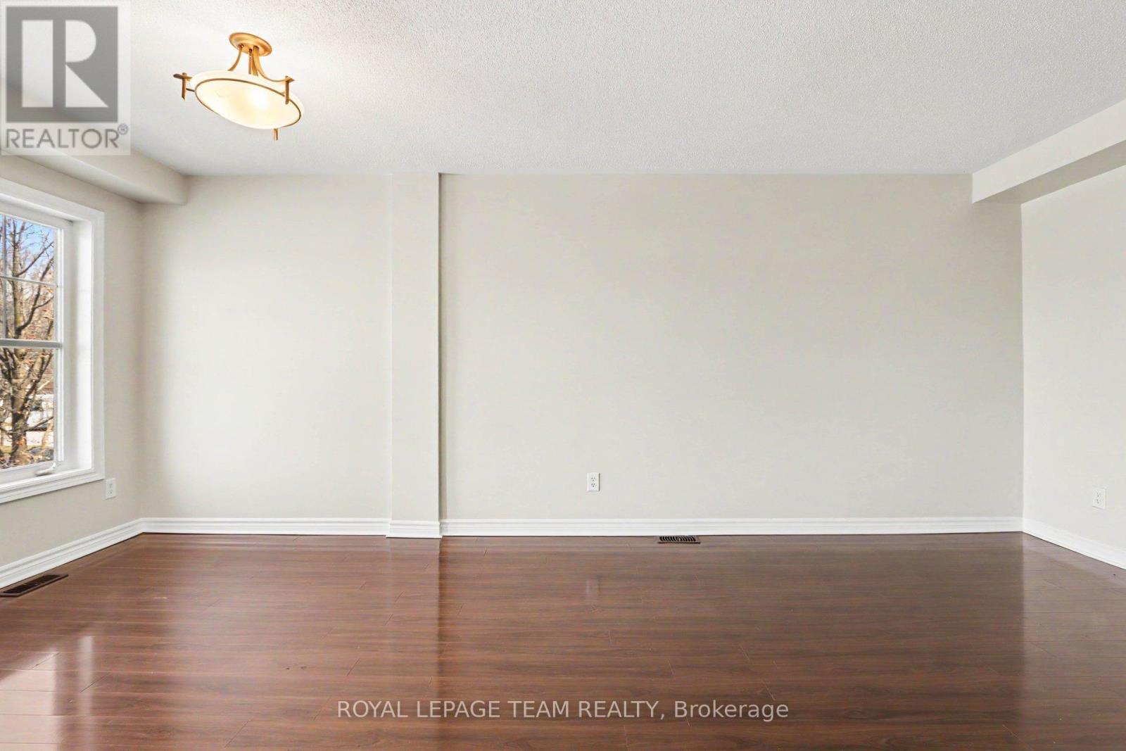 2100 Madrid Avenue, Ottawa, Ontario  K2J 0K4 - Photo 8 - X13031282