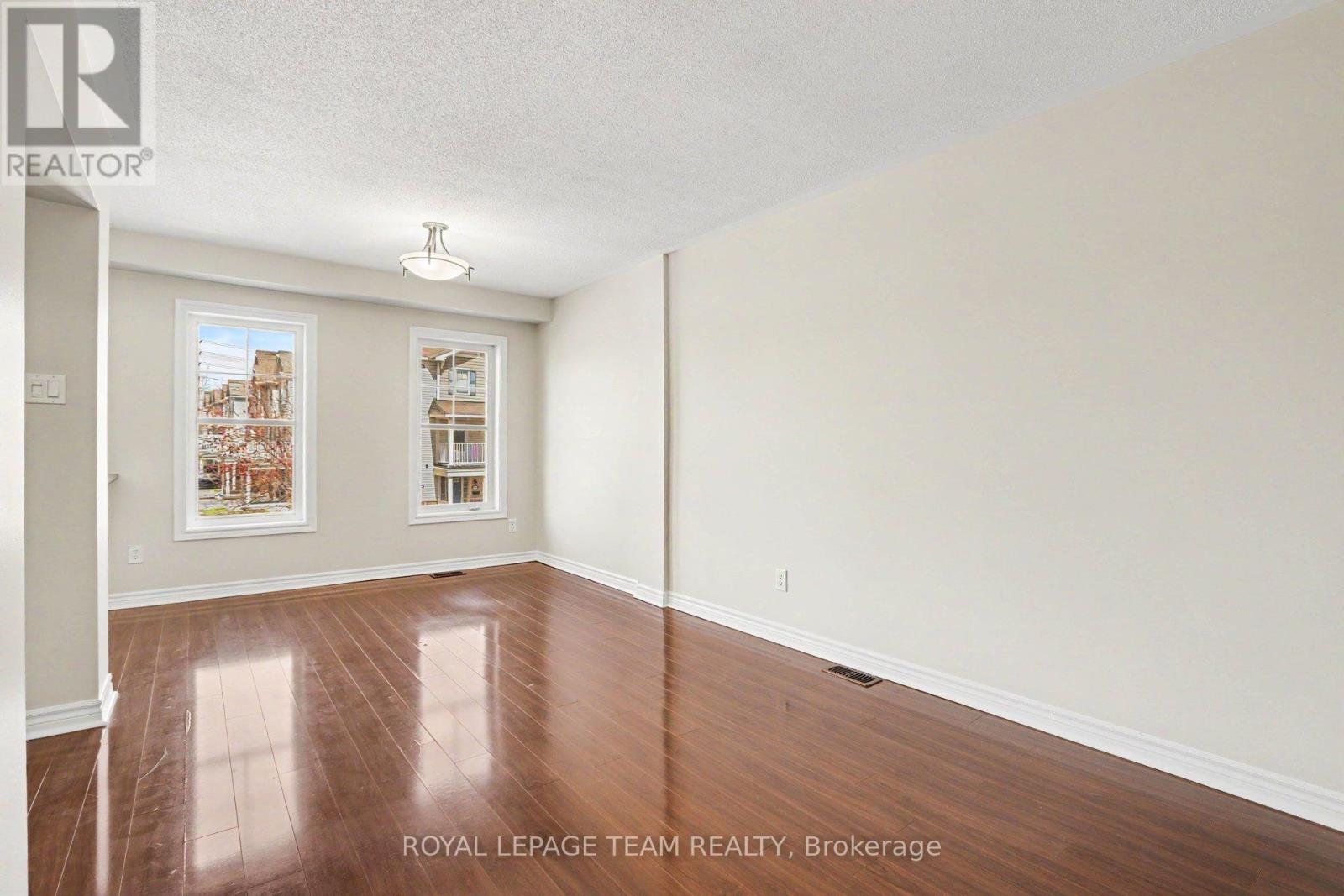 2100 Madrid Avenue, Ottawa, Ontario  K2J 0K4 - Photo 9 - X13031282