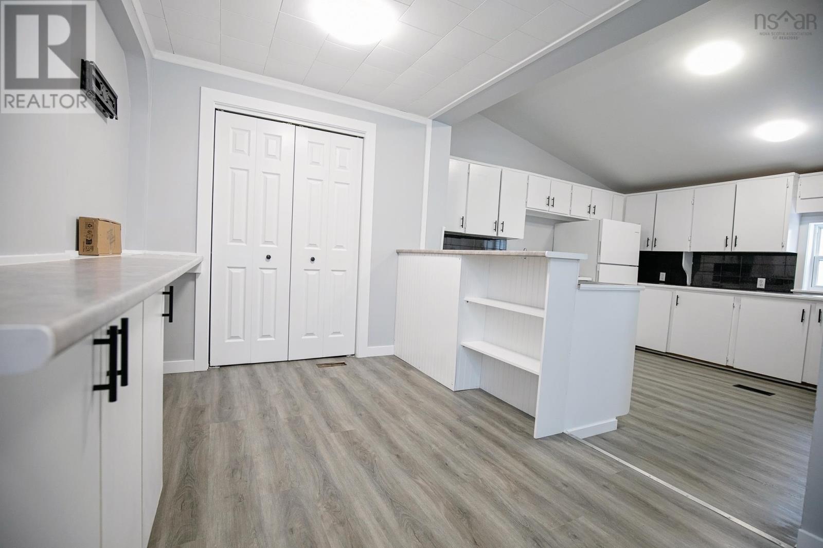 32 Douglas Avenue, Amherst, Nova Scotia  B4H 3E6 - Photo 19 - 202600554