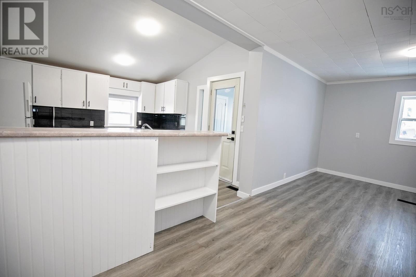 32 Douglas Avenue, Amherst, Nova Scotia  B4H 3E6 - Photo 16 - 202600554