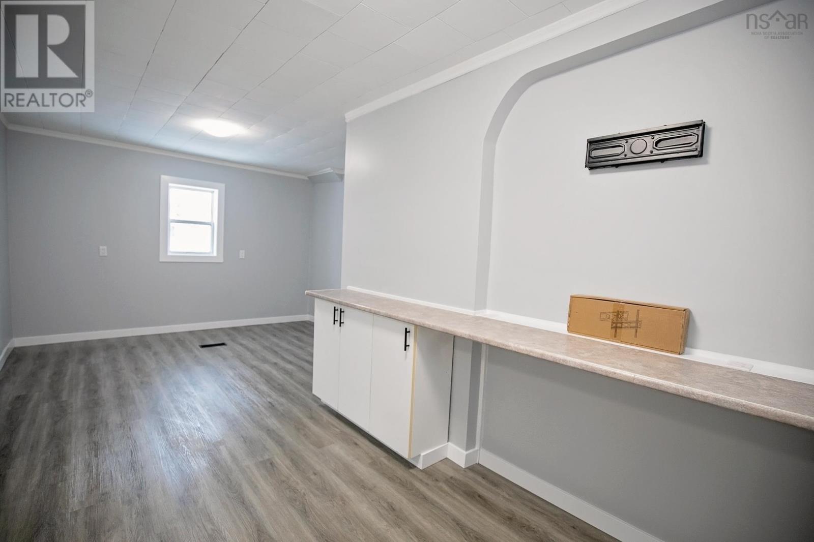 32 Douglas Avenue, Amherst, Nova Scotia  B4H 3E6 - Photo 17 - 202600554