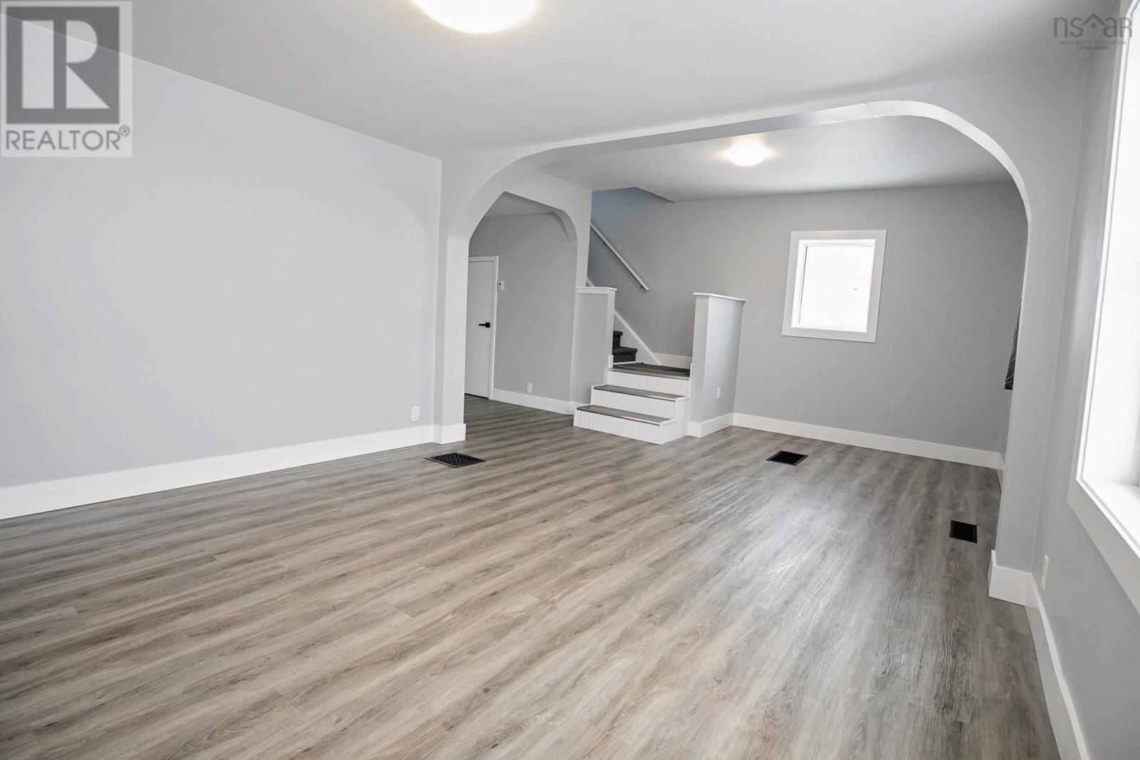 32 Douglas Avenue, Amherst, Nova Scotia  B4H 3E6 - Photo 24 - 202600554