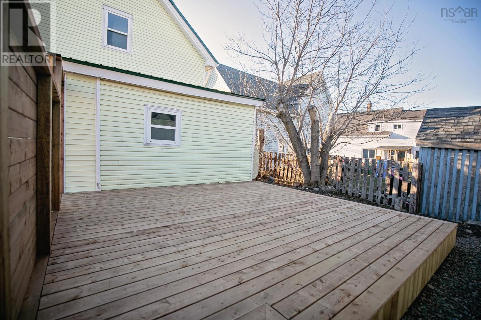 32 Douglas Avenue, Amherst, Nova Scotia  B4H 3E6 - Photo 6 - 202600554