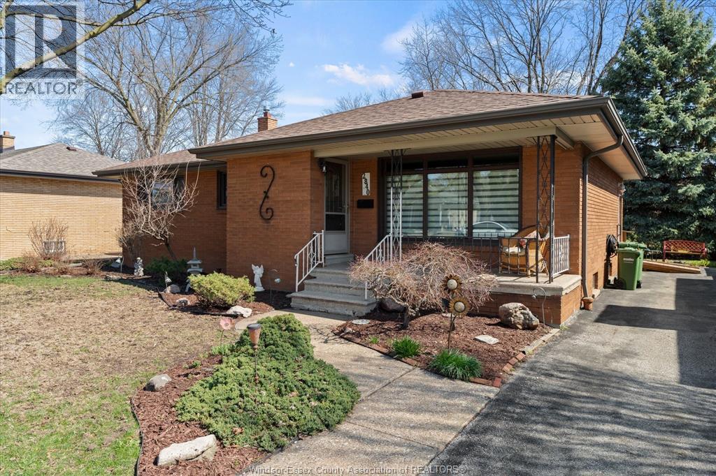 2840 Avondale Avenue, Windsor, Ontario  N9E 1X2 - Photo 3 - 26008932