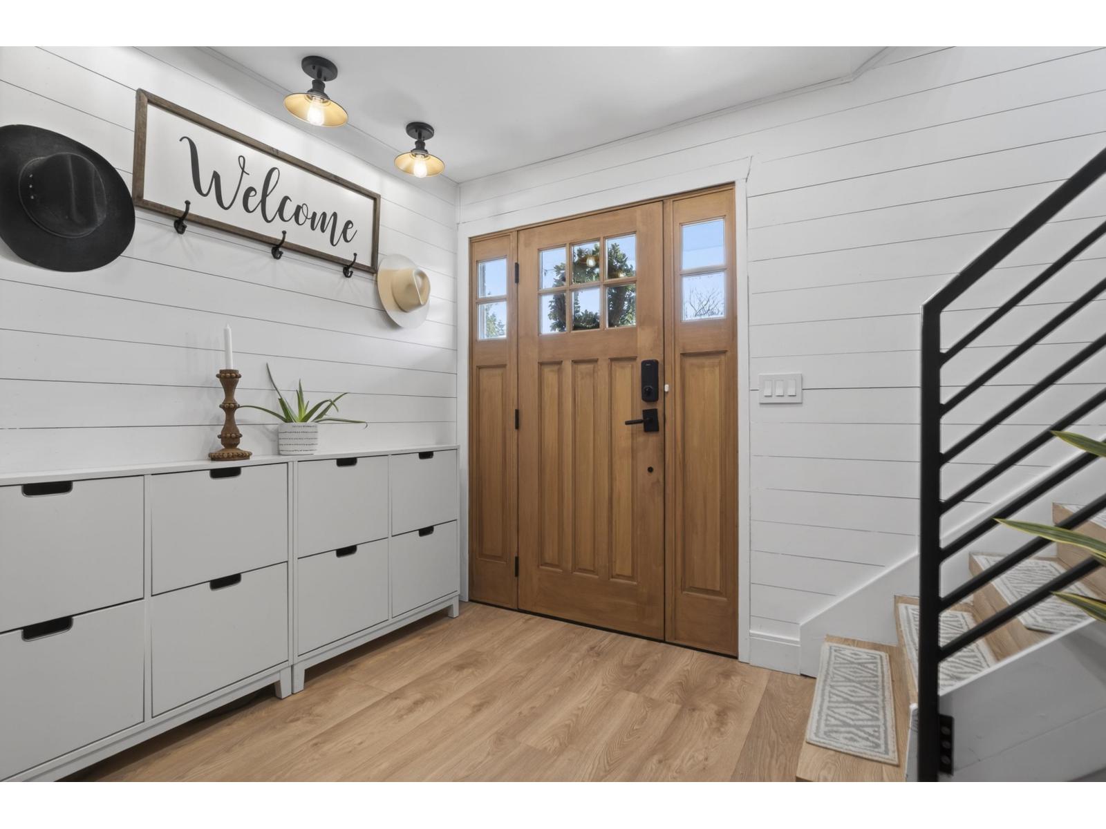 27015 34a Avenue, Langley, British Columbia  V4W 3H3 - Photo 3 - R3114165