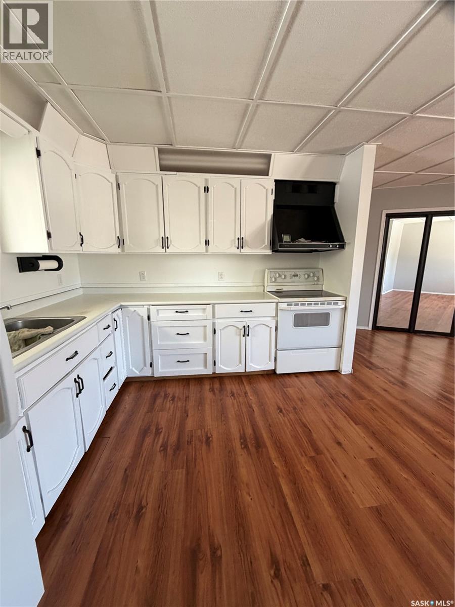 715 Donald Street, Hudson Bay, Saskatchewan  S0E 0Y0 - Photo 3 - SK033590