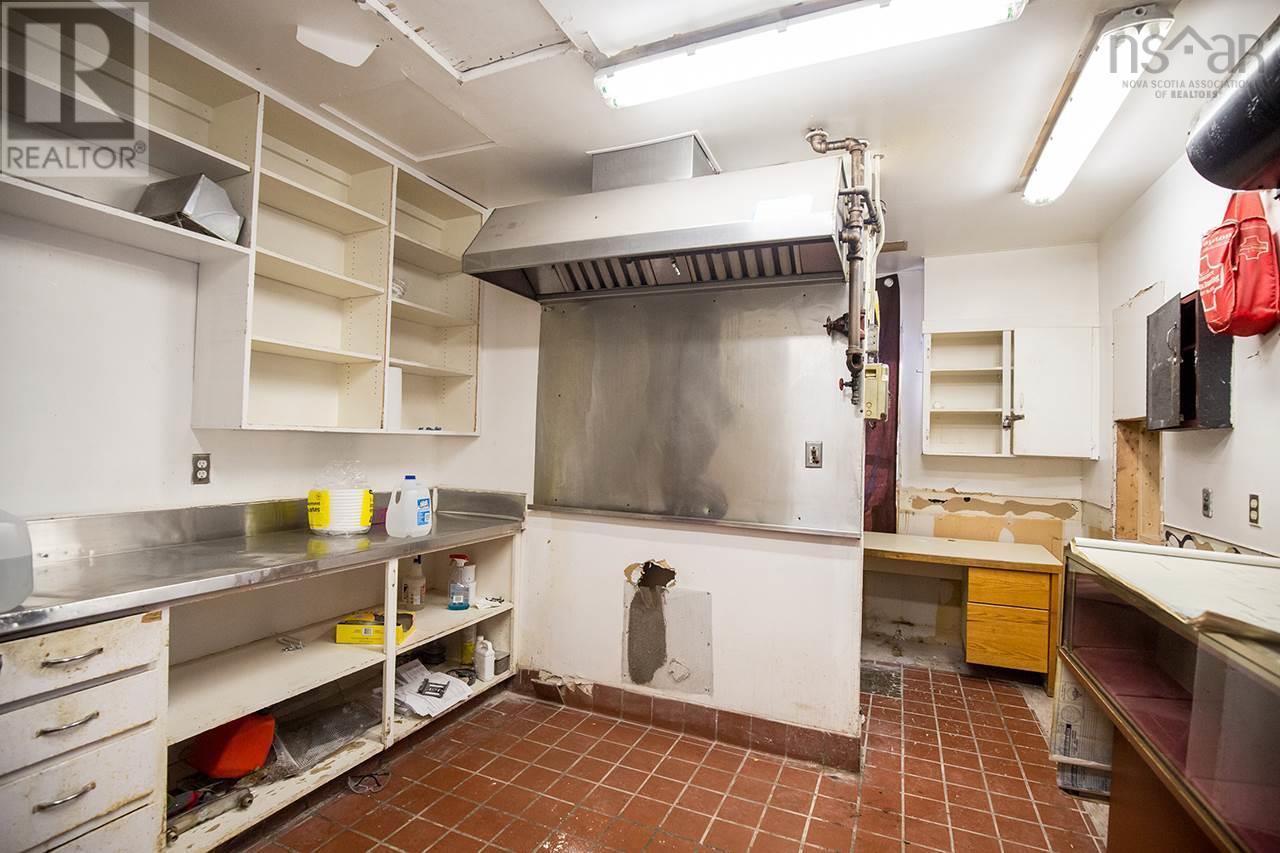 1 Lawrence Street, Amherst, Nova Scotia  B4H 3G5 - Photo 11 - 202606726