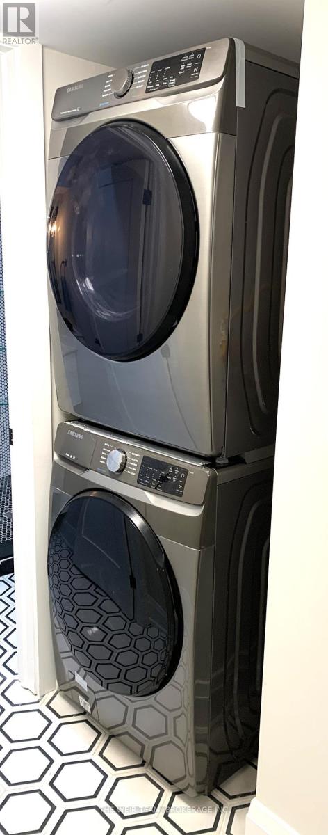 Lower - 31 Heyworth Crescent, Toronto, Ontario  M4E 1T6 - Photo 12 - E13031434