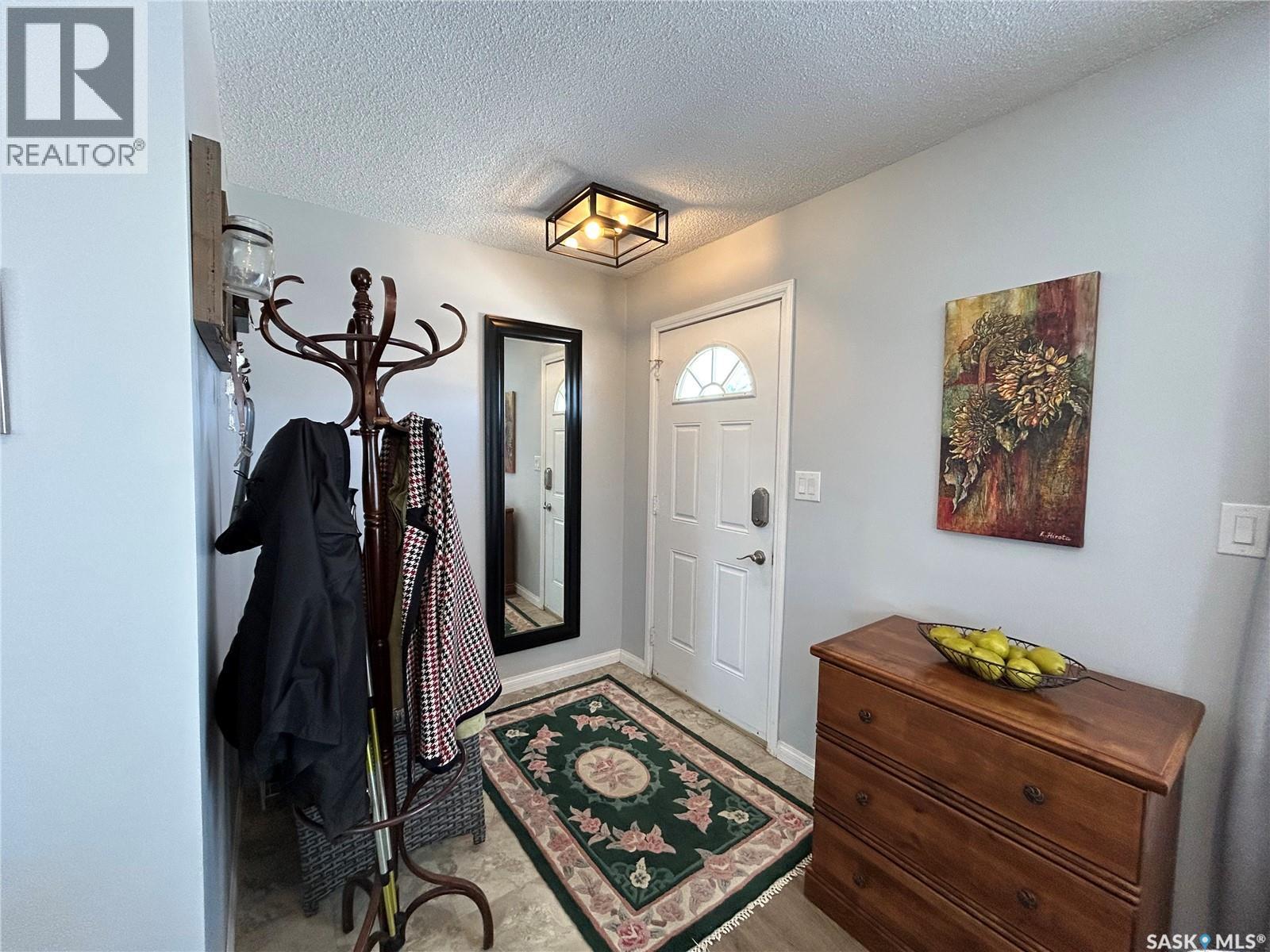 4 King Crescent, Humboldt, Saskatchewan  S0K 2A0 - Photo 2 - SK033645