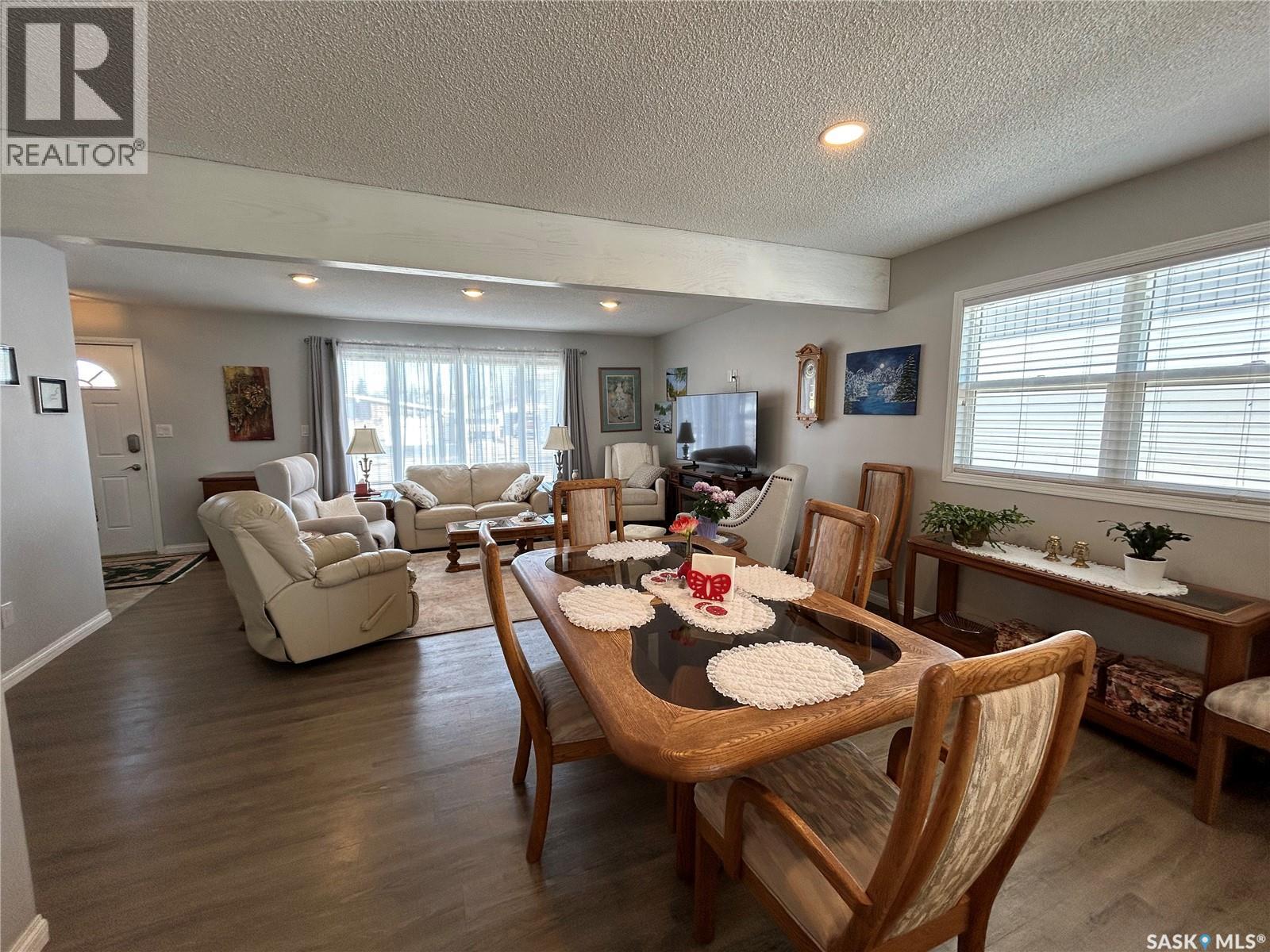 4 King Crescent, Humboldt, Saskatchewan  S0K 2A0 - Photo 3 - SK033645