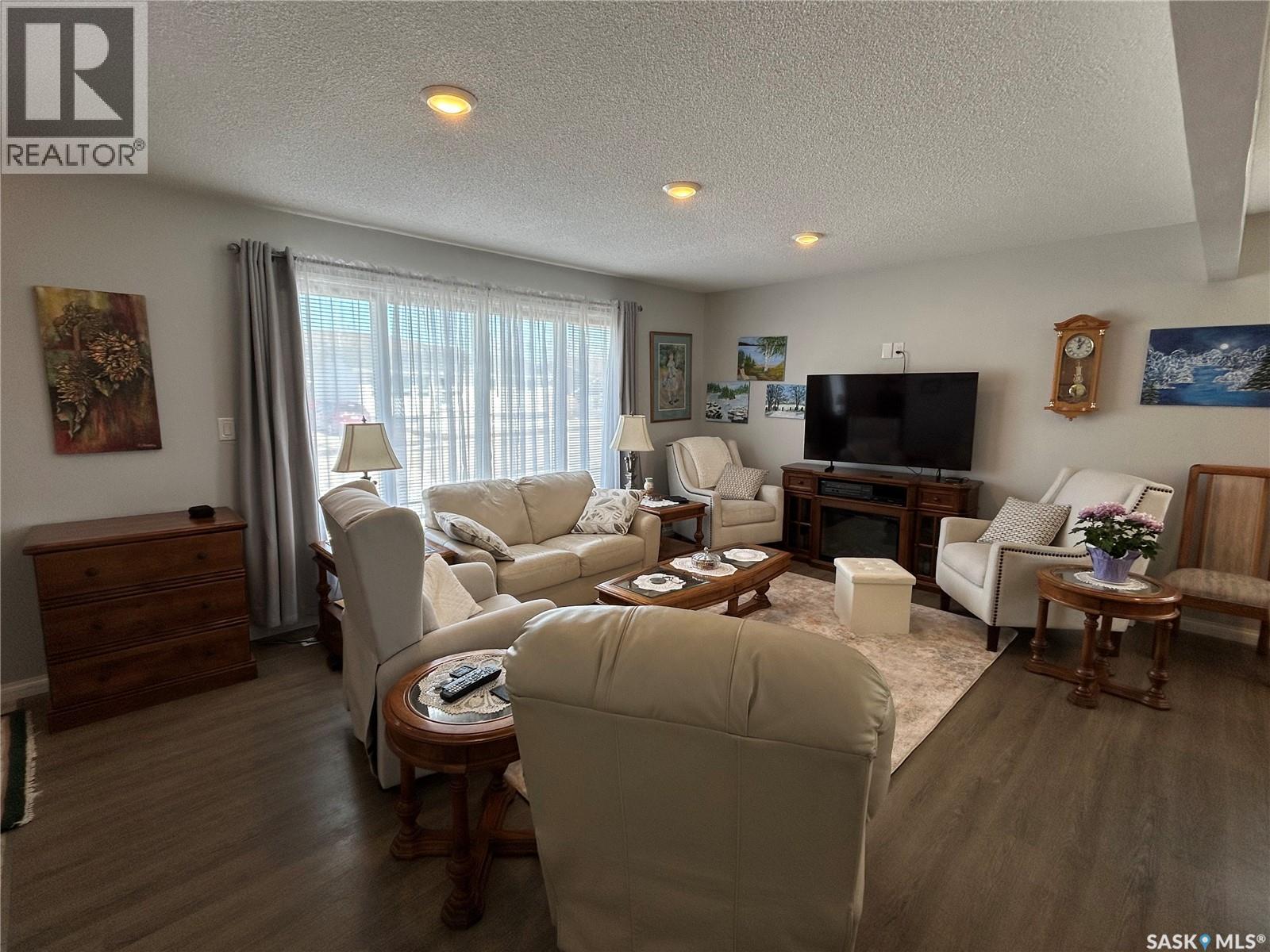 4 King Crescent, Humboldt, Saskatchewan  S0K 2A0 - Photo 4 - SK033645