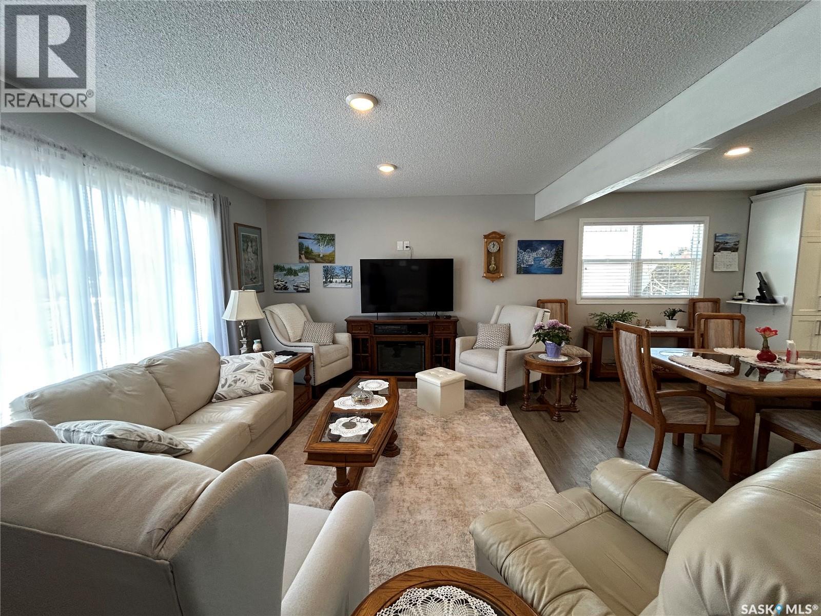 4 King Crescent, Humboldt, Saskatchewan  S0K 2A0 - Photo 5 - SK033645