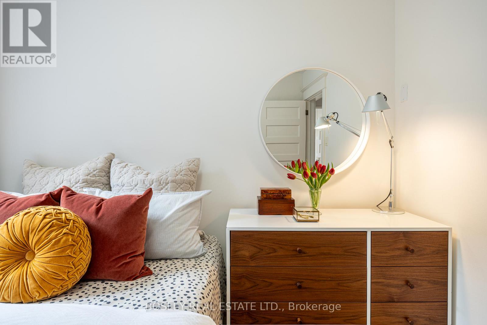 16 Mallon Avenue, Toronto, Ontario  M4M 1P8 - Photo 23 - E13031580