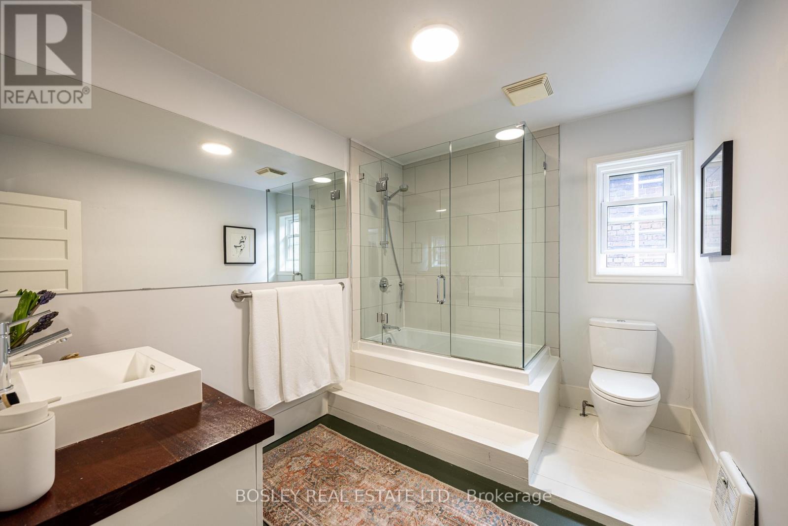 16 Mallon Avenue, Toronto, Ontario  M4M 1P8 - Photo 24 - E13031580