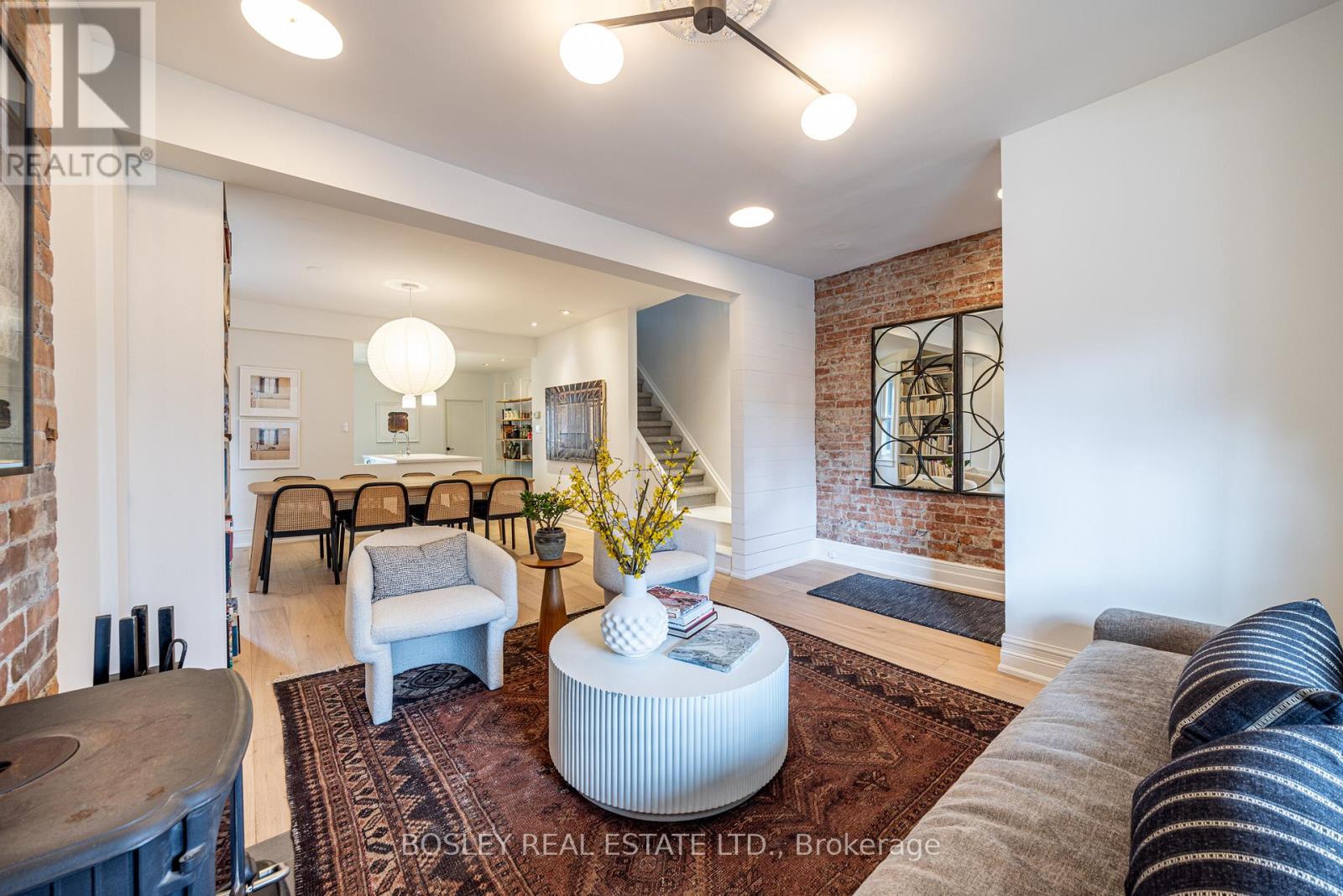 16 Mallon Avenue, Toronto, Ontario  M4M 1P8 - Photo 6 - E13031580