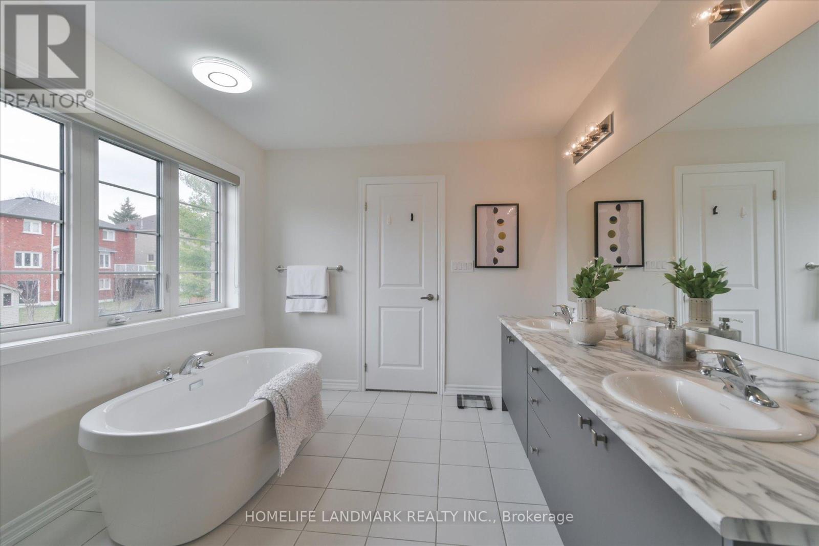 79 Bethpage Crescent, Newmarket, Ontario  L3X 0M4 - Photo 25 - N12986148