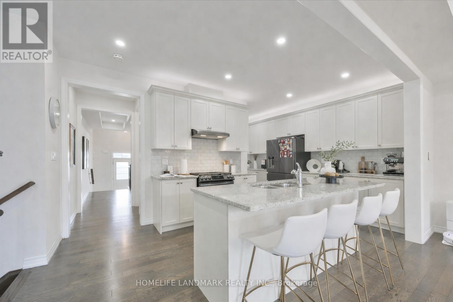 79 Bethpage Crescent, Newmarket, Ontario  L3X 0M4 - Photo 7 - N12986148