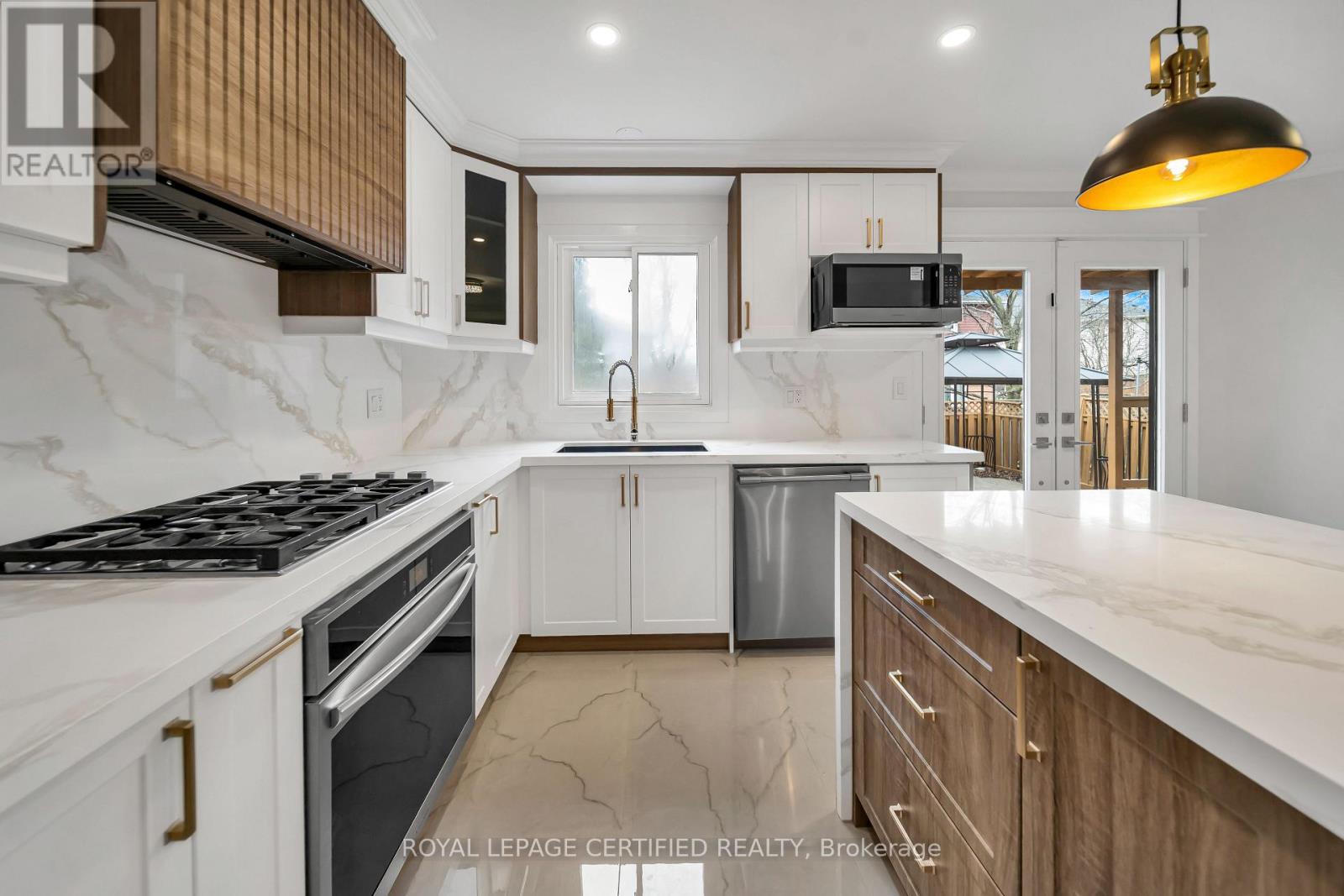 6062 Prairie Circle, Mississauga, Ontario  L5N 5C5 - Photo 12 - W13016756