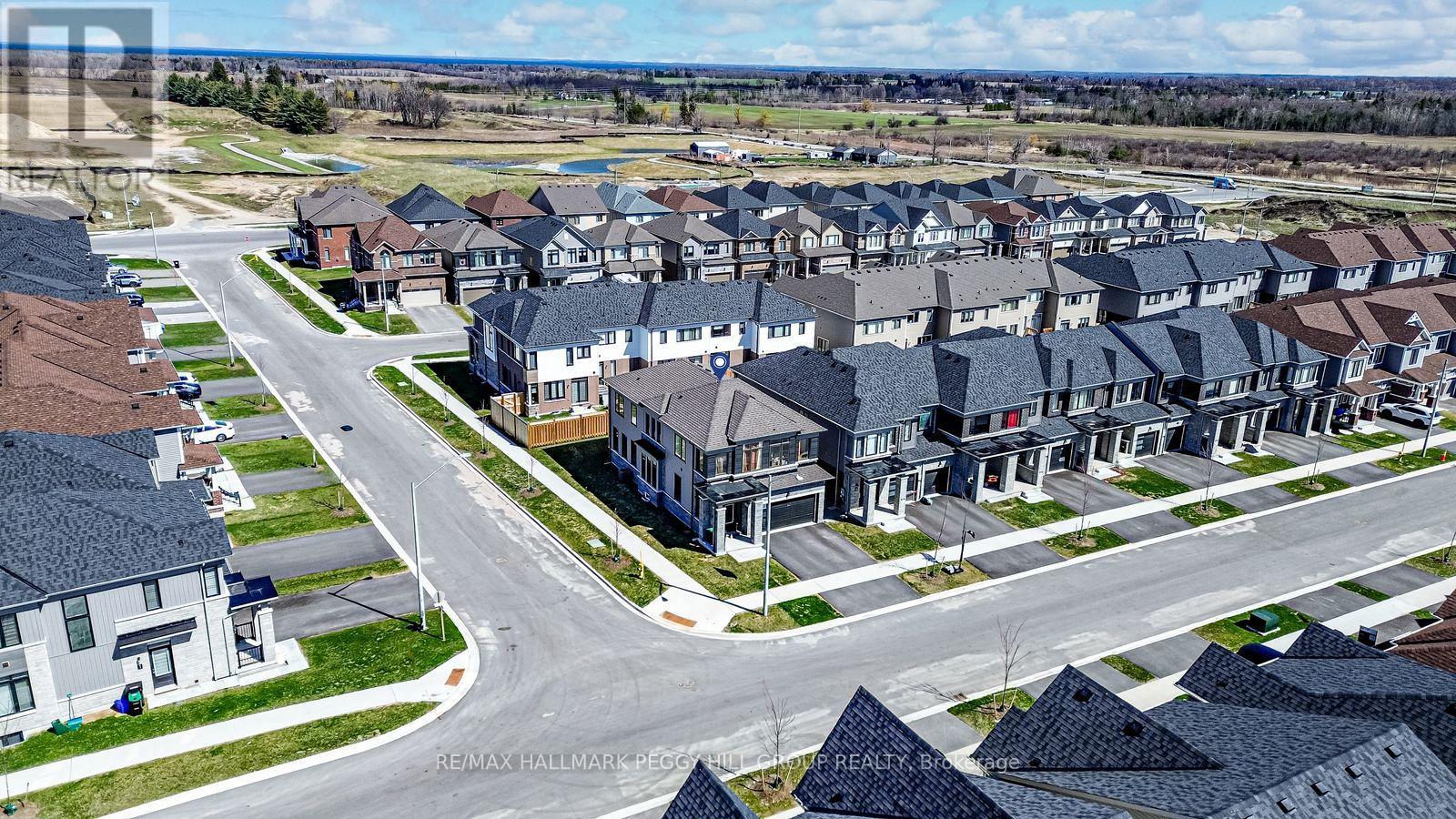 52 Durham Avenue, Barrie, Ontario  L9J 0W7 - Photo 6 - S12984296