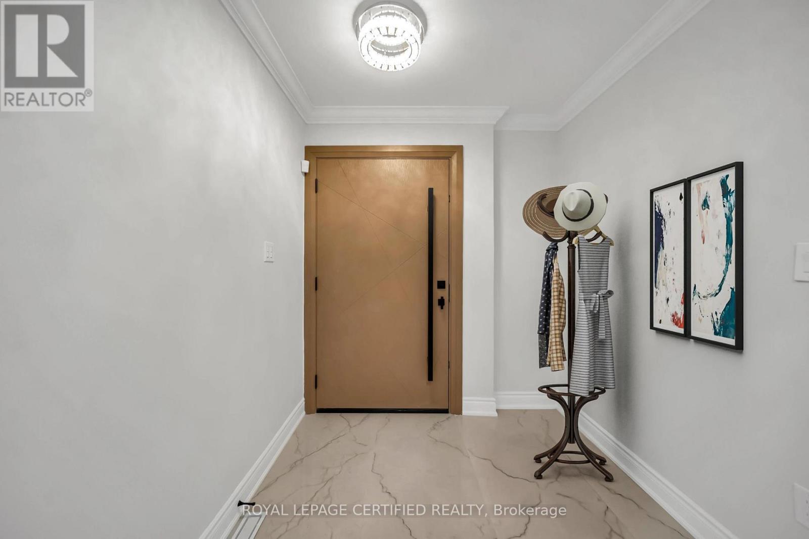 6062 Prairie Circle, Mississauga, Ontario  L5N 5C5 - Photo 3 - W13016756