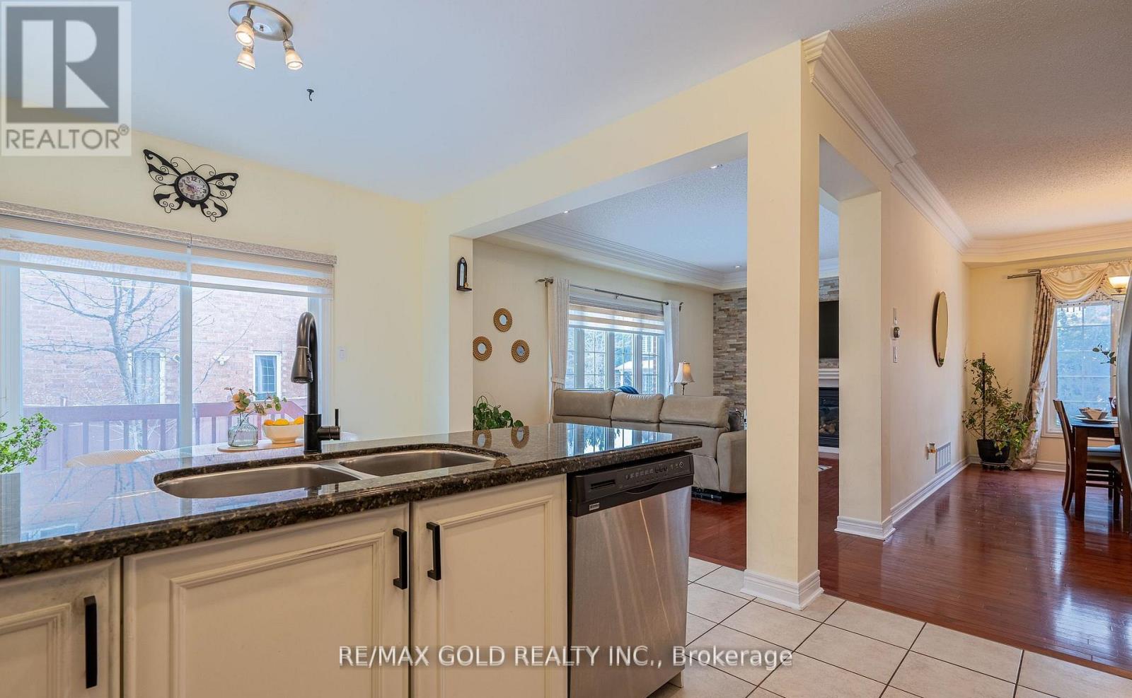 311 Father Tobin Road, Brampton, Ontario  L6R 0P4 - Photo 11 - W12999384