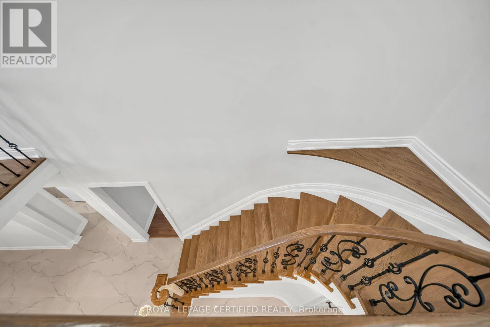 6062 Prairie Circle, Mississauga, Ontario  L5N 5C5 - Photo 37 - W13016756