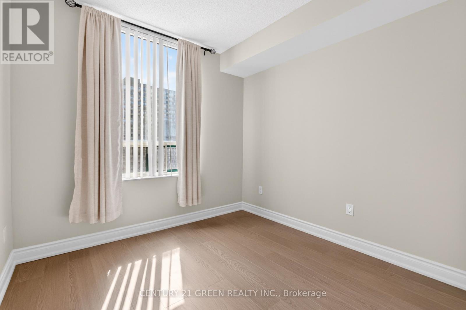 1101 - 265 Enfield Place, Mississauga, Ontario  L5B 3Y7 - Photo 10 - W13030048