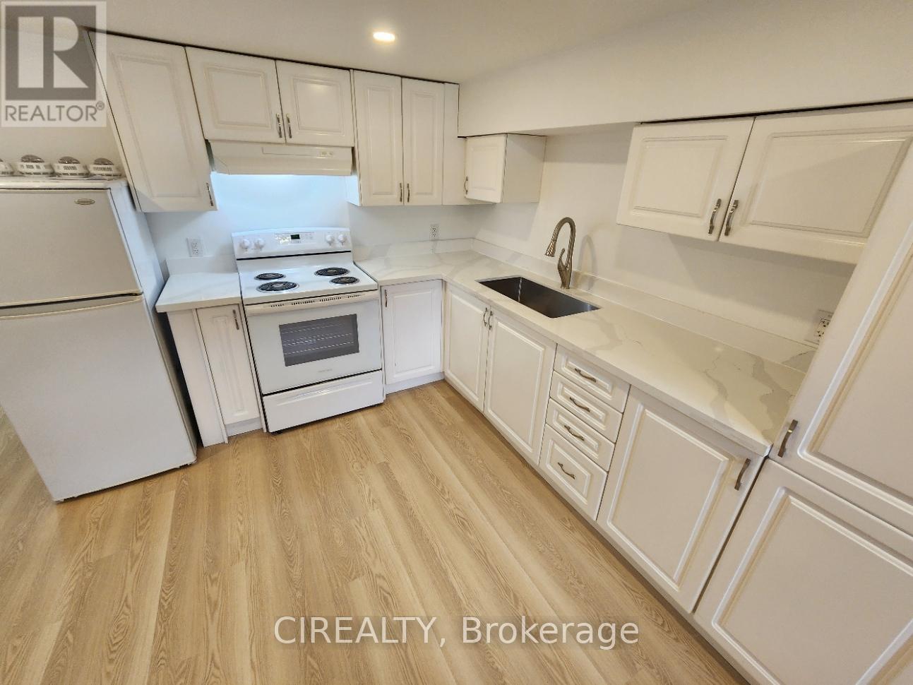 Lower - 31 Bailey Crescent, Aurora, Ontario  L4G 2B2 - Photo 2 - N13031342